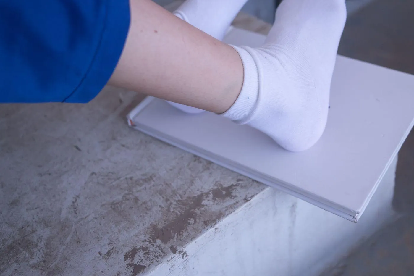 [BoBoSocks袜啵啵]NO.002 稚予-校服、贝壳头、白棉袜、裸足 [139P]插图8